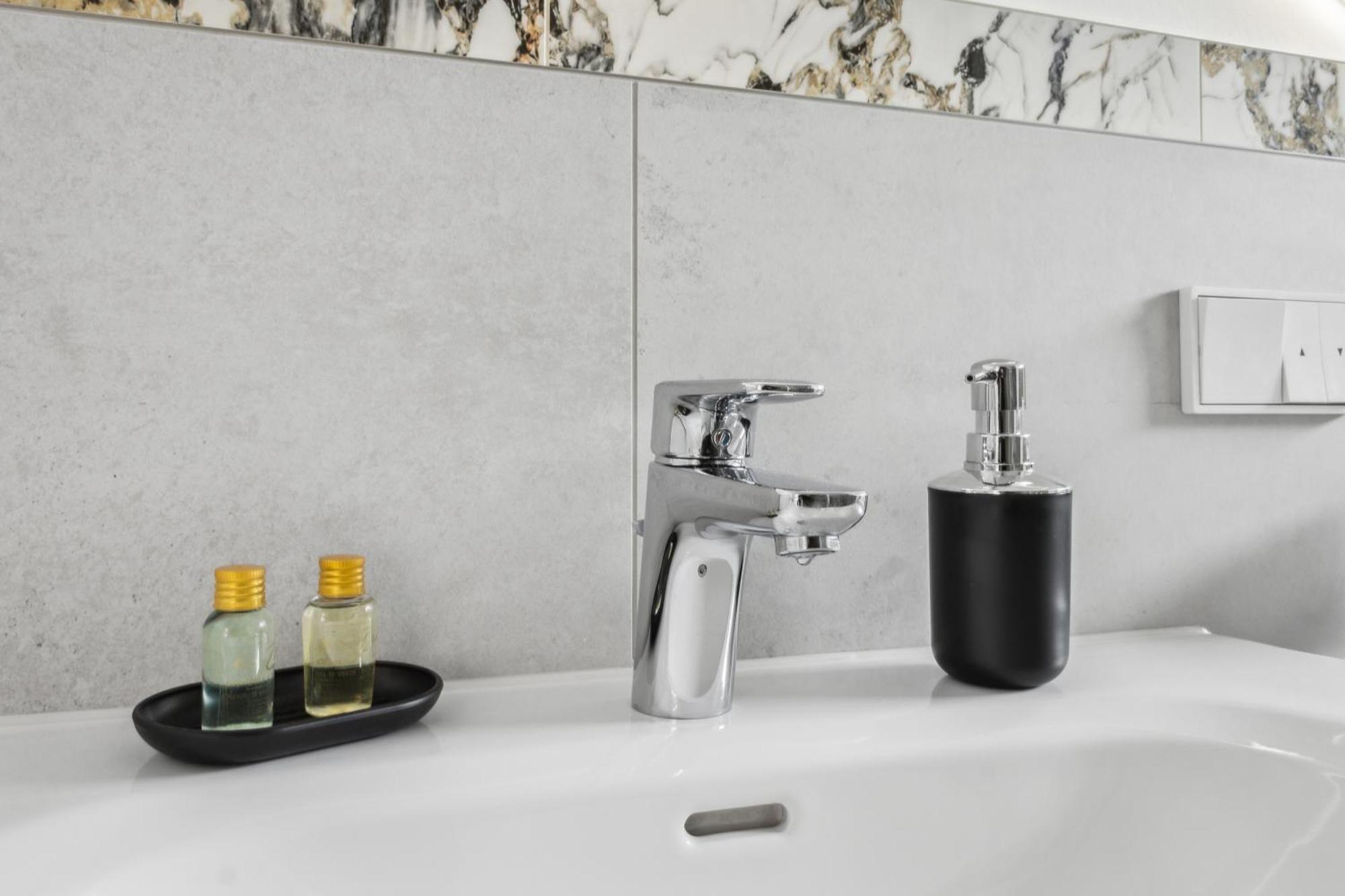 Suite4Me - Moderne Apartments I Kueche I Balkon I Waschmaschine Dietzenbach Exterior photo